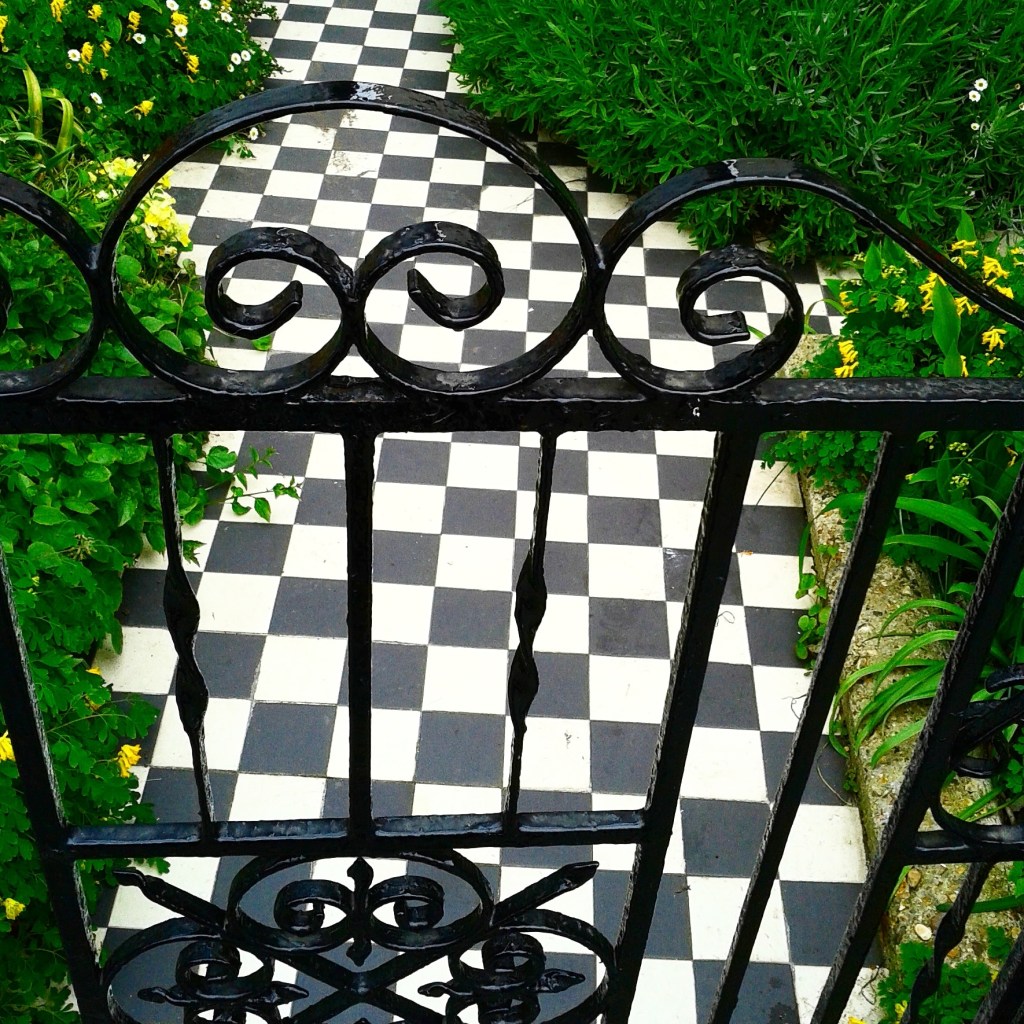 Art by ©Milana Vujkov